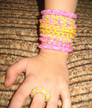 Elastic bands and bracelets