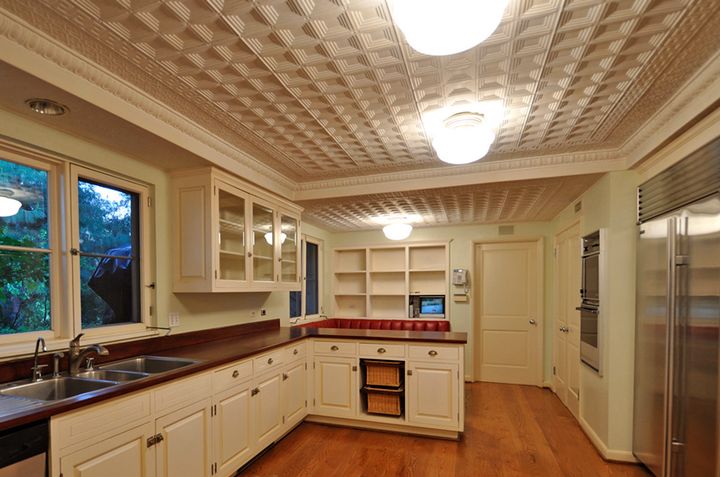 Использование потолочной плитки для потолка на кухне