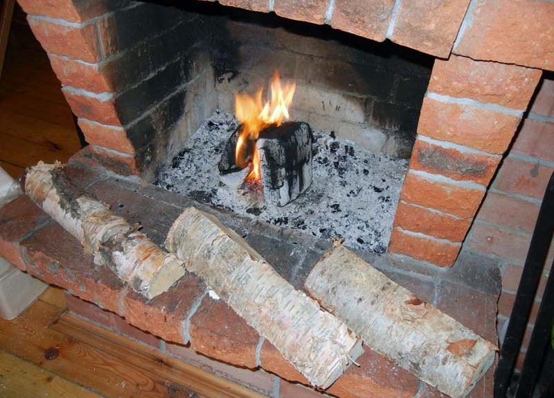 как правильно топить кирпичную печь дровами