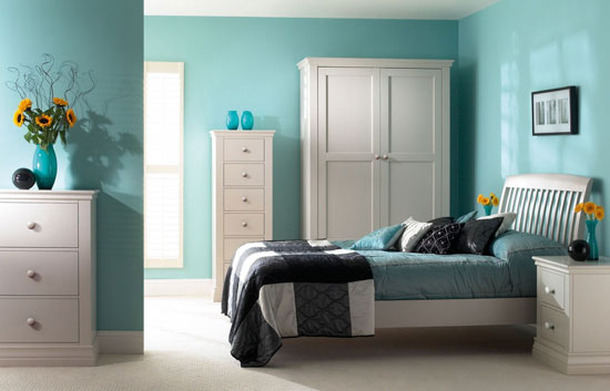 Бирюзовый цвет в интерьере спальни: фото 