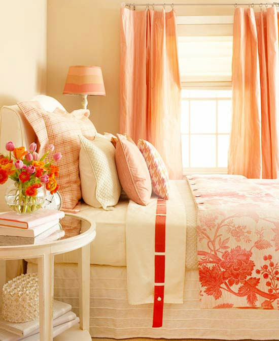 Персиковый цвет в интерьере спальни
