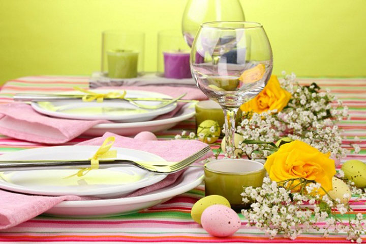 Декор пасхального стола в розовых тонах